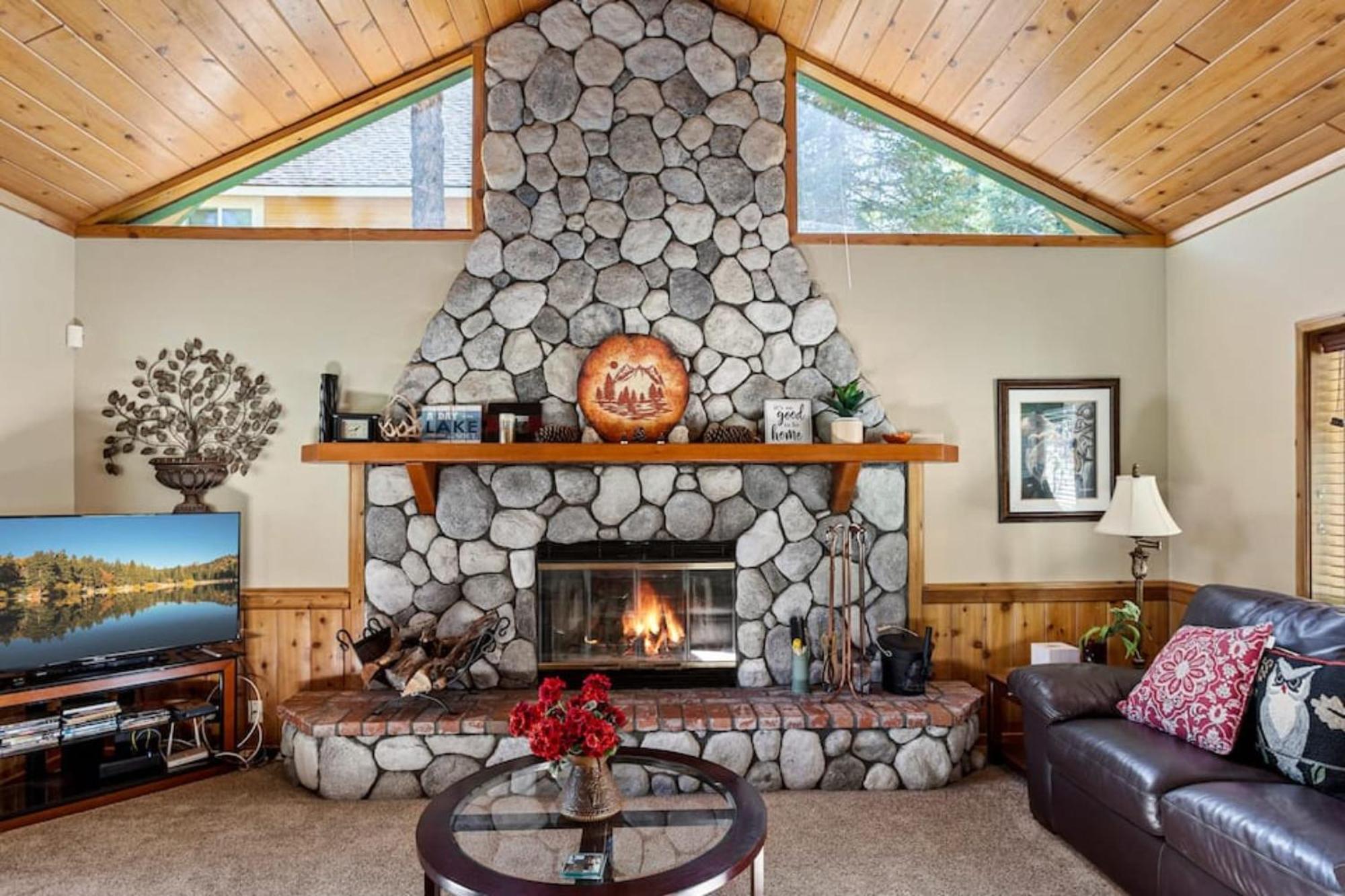 Sutter Ln By Avantstay Beautifully Remodeled Kitchen,4Cabin-Chic Bedrooms Blue Jay Exteriör bild