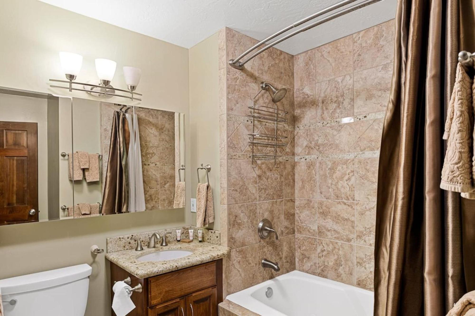 Sutter Ln By Avantstay Beautifully Remodeled Kitchen,4Cabin-Chic Bedrooms Blue Jay Exteriör bild